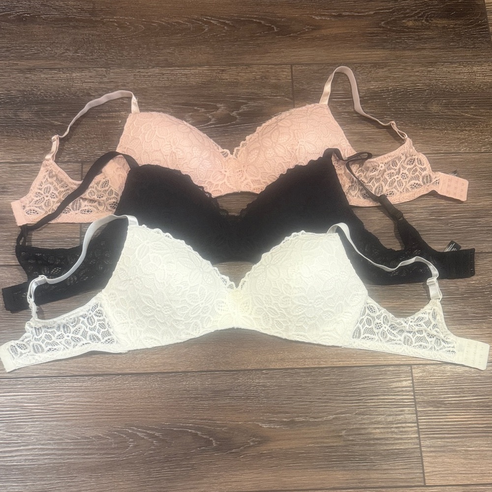 Elegant Lace Bra Set - Black, White, and Pink 40C NEW